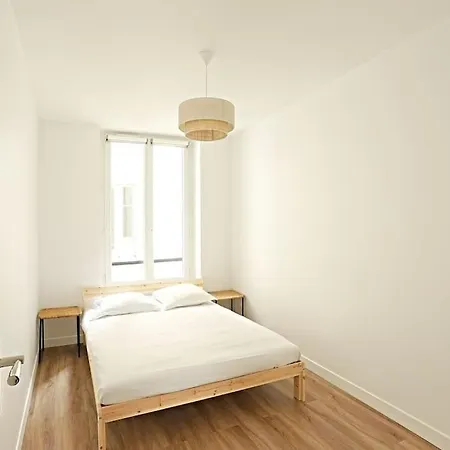 Stylish Two-bedroom In Saint-germain Parigi