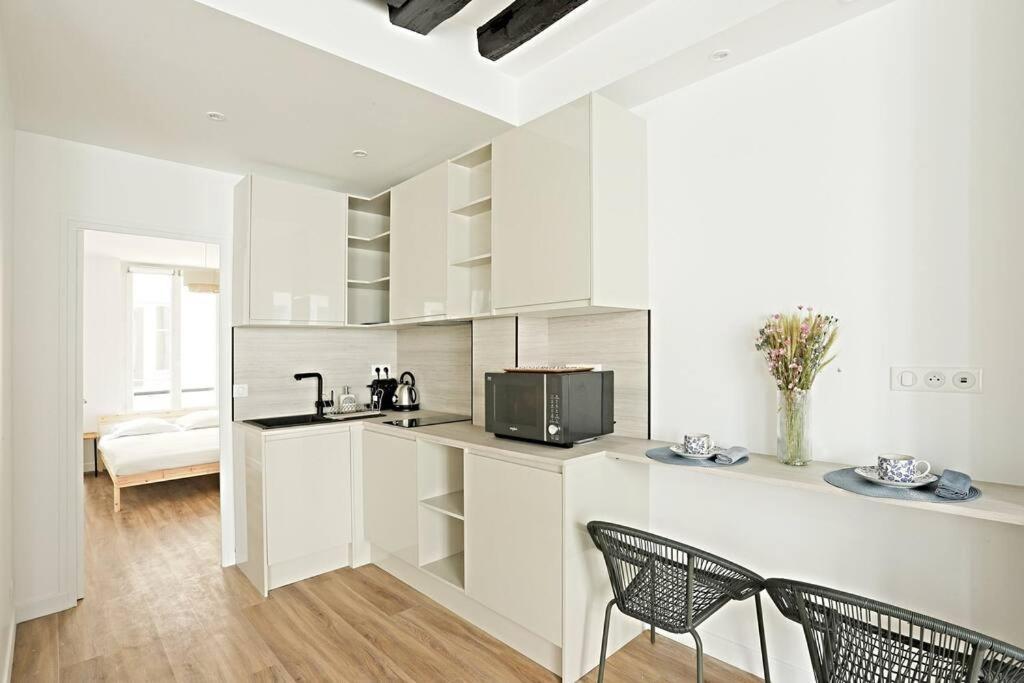 Stylish Two-bedroom In Saint-germain Apartment *